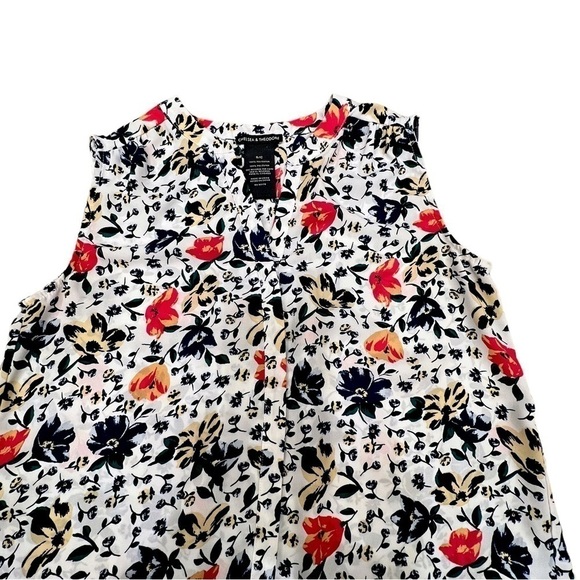 Chelsea & Theodore Floral Sleeveless Button Down Blouse, Size Small - Picture 4 of 13